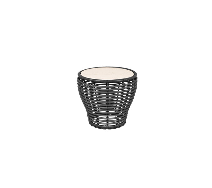 Von Cane-line der kleine Basket Couchtisch graphit mit Fossil Keramik-Platte im Travertine Look.