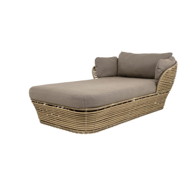 Das Basket Daybed natur von Cane-line mit QuickDry-Kissen in taupe.