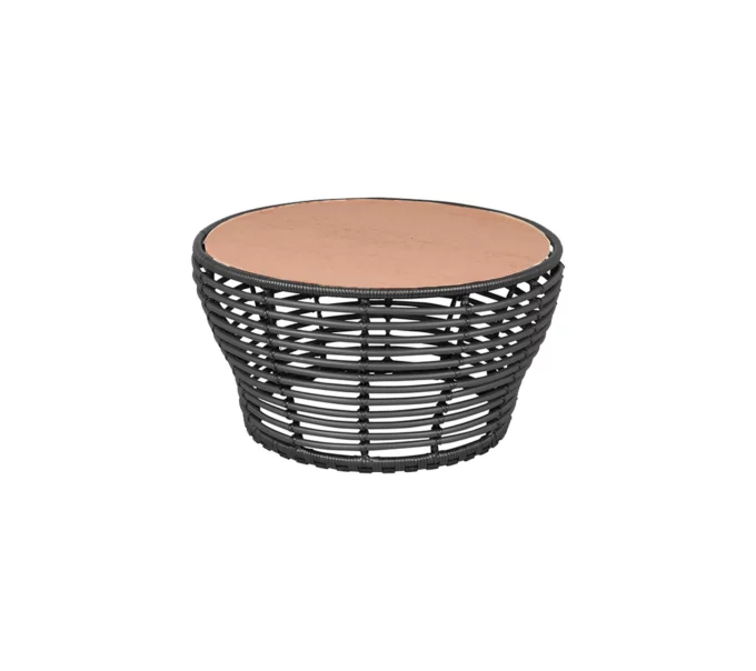 Der graphit Basket Tisch medium mit Terracotta Platte von Cane-line.