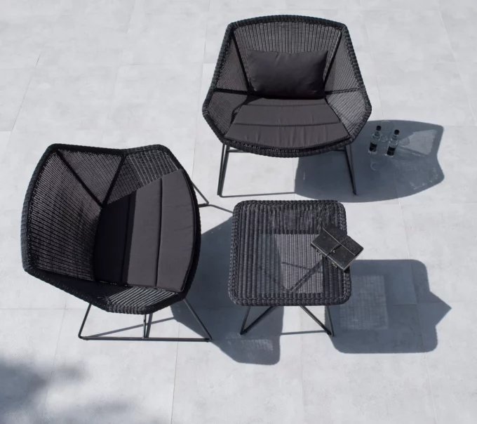 Breeze Lounge-Sessel mit Beistelltisch von Cane-line.