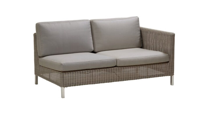 Das linke 2-Sofa Connect von Cane-line it Natté-Kissen in taupe.