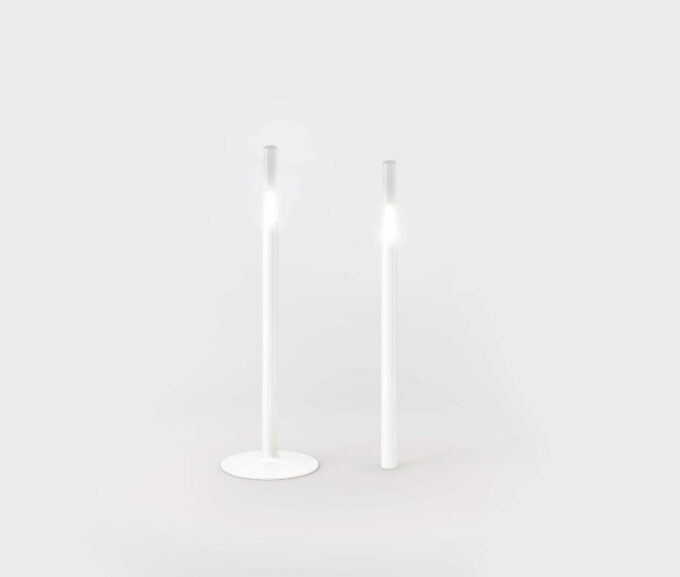 Die Akku Lampe Glim von IP44 in weiss.