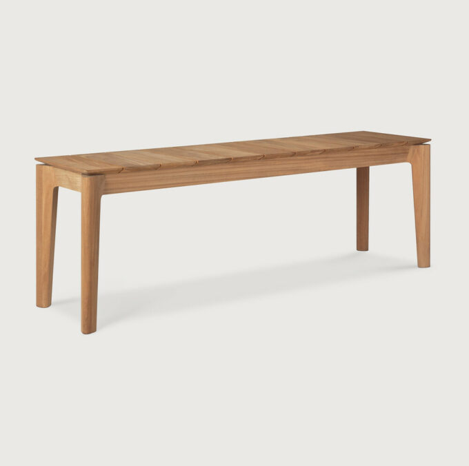 Der Bok Bank für draussen von Ethnicraft, 137x35x46 cm.