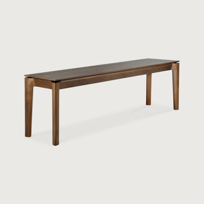 Der Bok Bank in braun lackiertem Teak 166x45x36 cm von Ethnicraft.