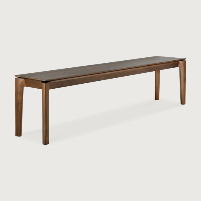 Der braun lackierte Teak Bok Bank von Ethnicraft 186x36x45 cm.