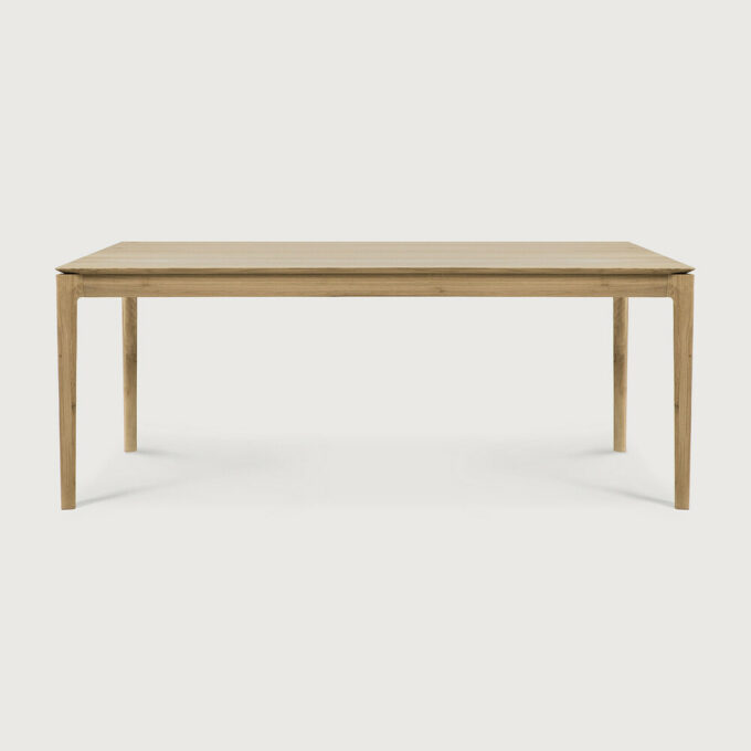 Der Bok Tisch in Eiche von Ethnicraft in der Grösse 200x96x76 cm.