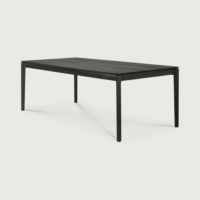 Der schwarz lackierte Bok Tisch in Eiche 200x95x76 cm von Ethnicraft.