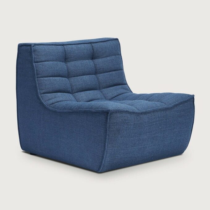 Von Ethnicraft 1-Sitzer Modulsofa N701 in blau.