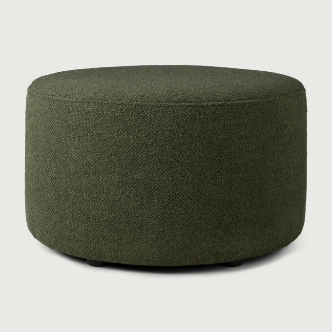 Von Ethnicraft der Barrow Hocker in Pine Green.