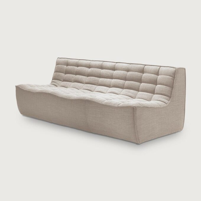 Von Ethnicraft das 3-Sitzer Modulsofa N701 in Beige.