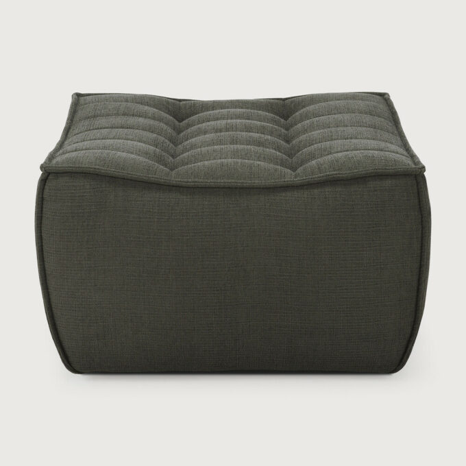 Der Hocker aus der Serie Modulsofa N701 in Moss Eco von Ethnicraft.