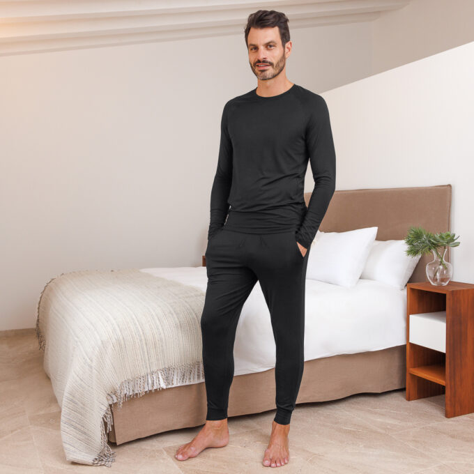 Das Balance langarm Shirt in Black von Dagsmejan.