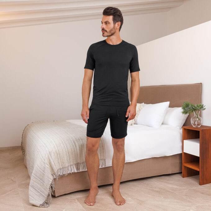 Balance T-Shirt von Dagsmejan in Black.