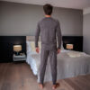 Von Dagsmejan Stay warm langarm Shirt und Hose in Chocolate melange.