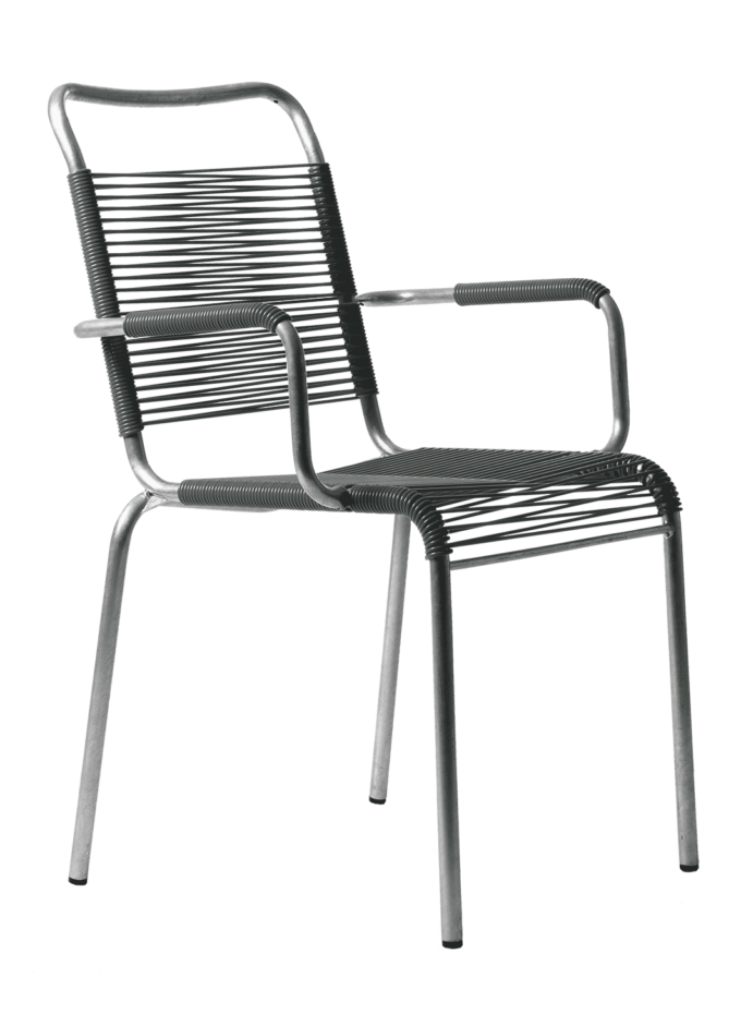 Von Manufakt der Spaghetti Stuhl Bättig 10a mit Armlehne in grau.