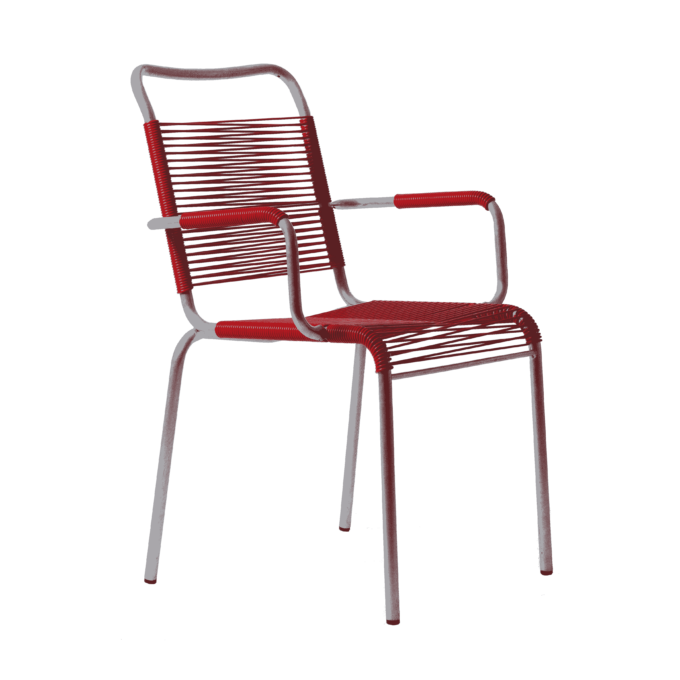 Roter Spaghetti Stuhl Bättig 10a mit Armlehne von Manufakt.