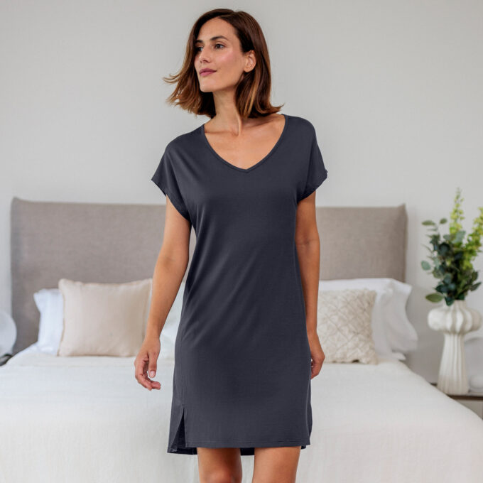 Women Stay Cool Sleepshirt Grey von Dagsmejan.