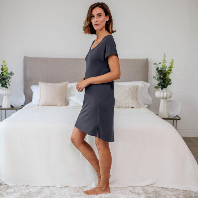 Von Dagsmejan das Women Stay Cool Sleepshirt in Grey.